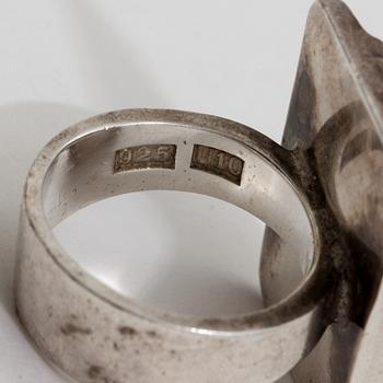 A ring by Sven Erik Högberg, Göteborg, 1994.