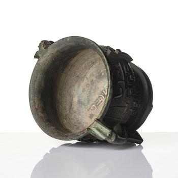 Rökelsekar, brons. Qingdynastin, 1700-/1800-tal.