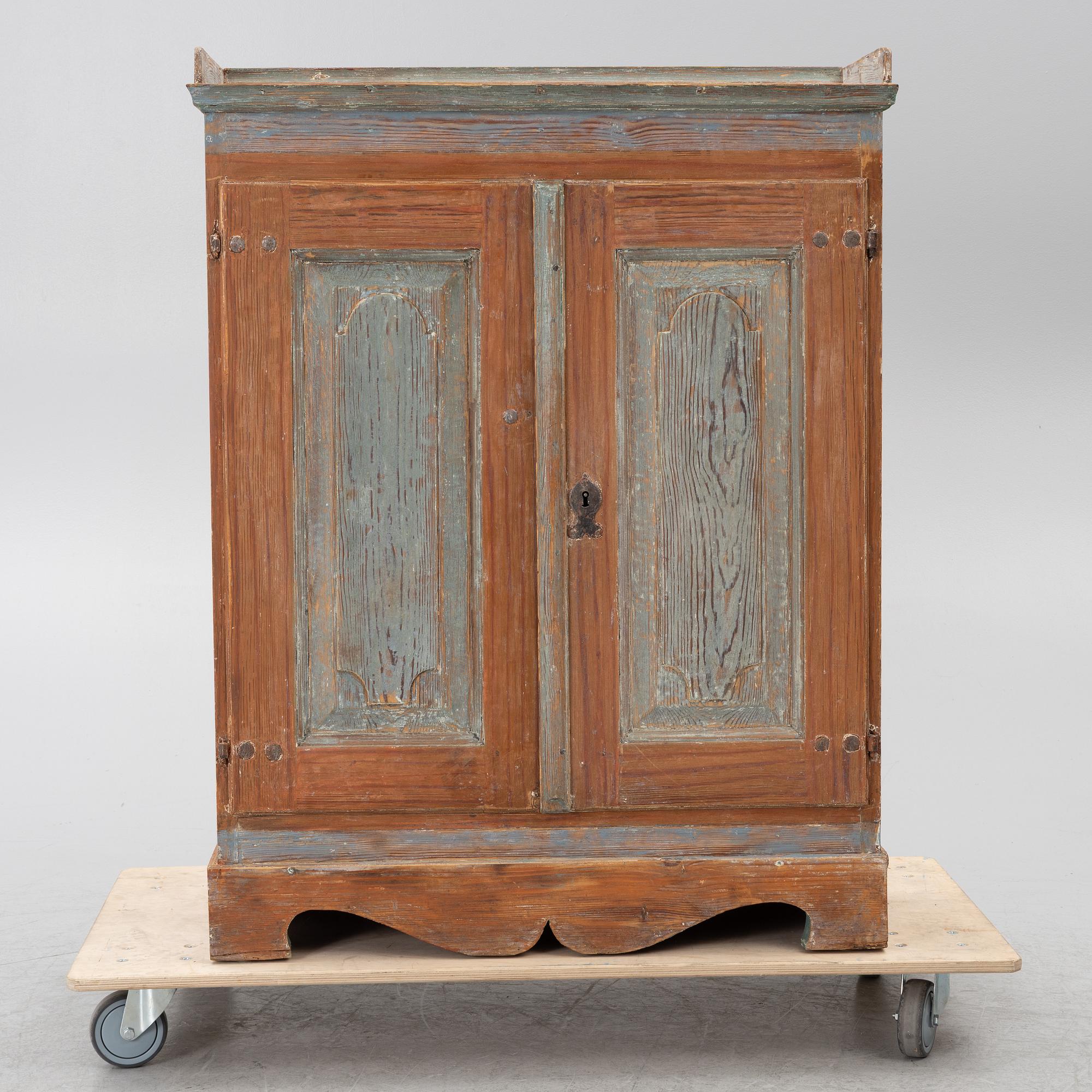 Cabinet, 19th century.