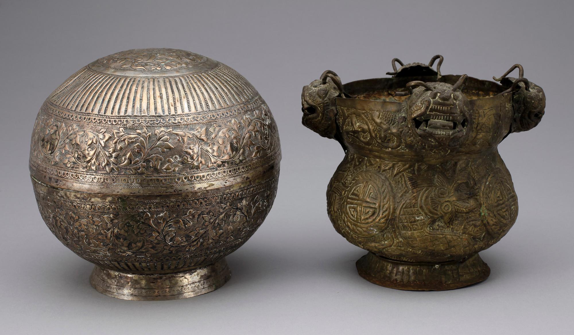 ASK med LOCK samt KÄRL, metall. Burma, 1800-tal.