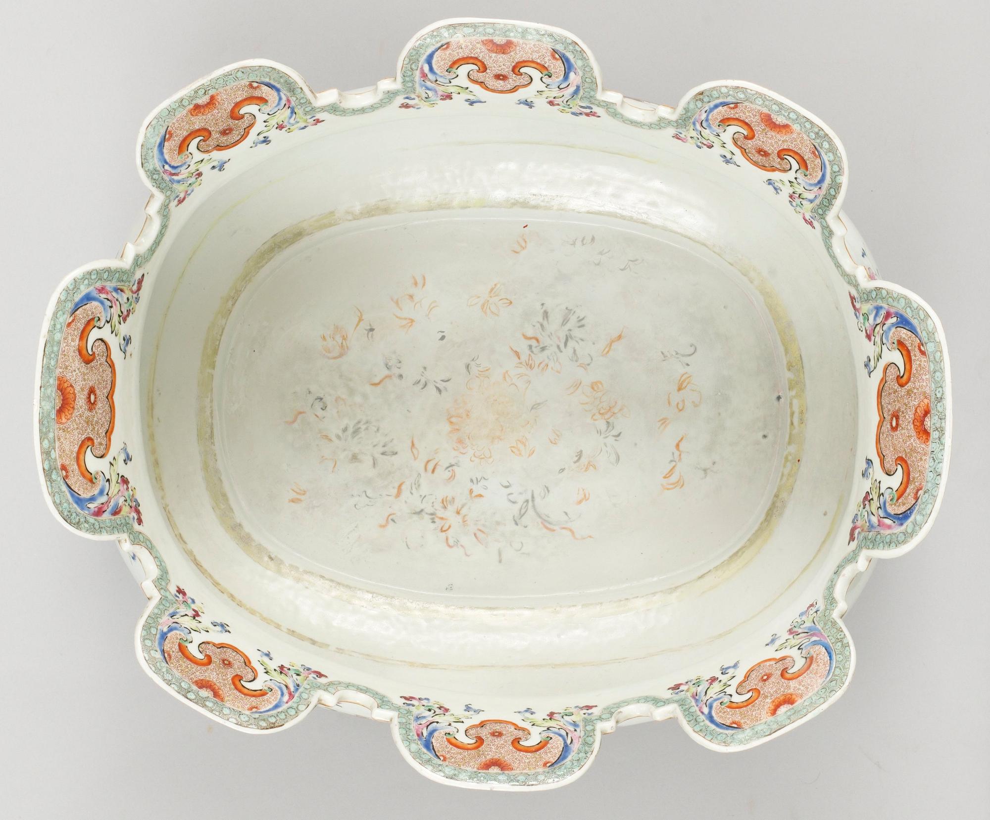 VINKYLARE, kompaniporslin. Qing dynastin, Qianlong (1736-95).