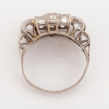 Ring, platina med diamanter.