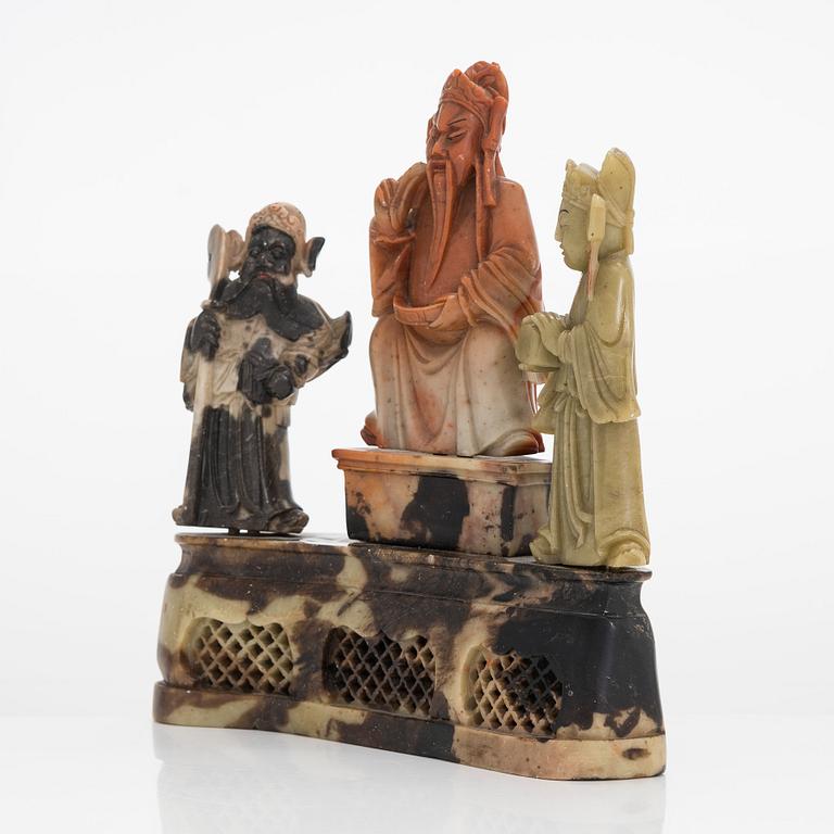 Tre figurer, täljsten, Kina, 1900-tal.