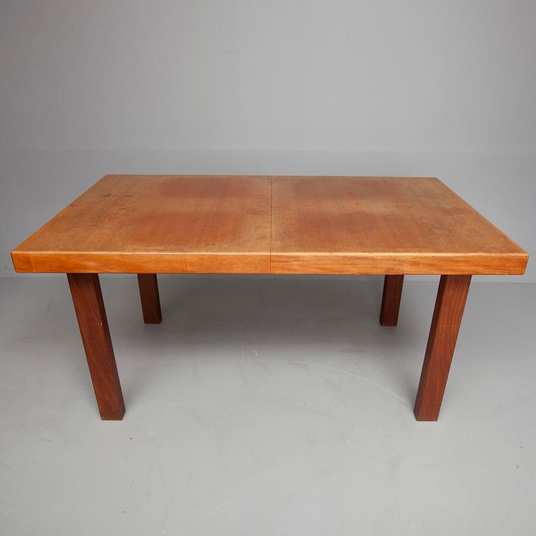MATBORD samt STOLAR, 4 st stämplade HMN Huonekalu Mikko Nupponen, Lahtis, 1960-70-tal.