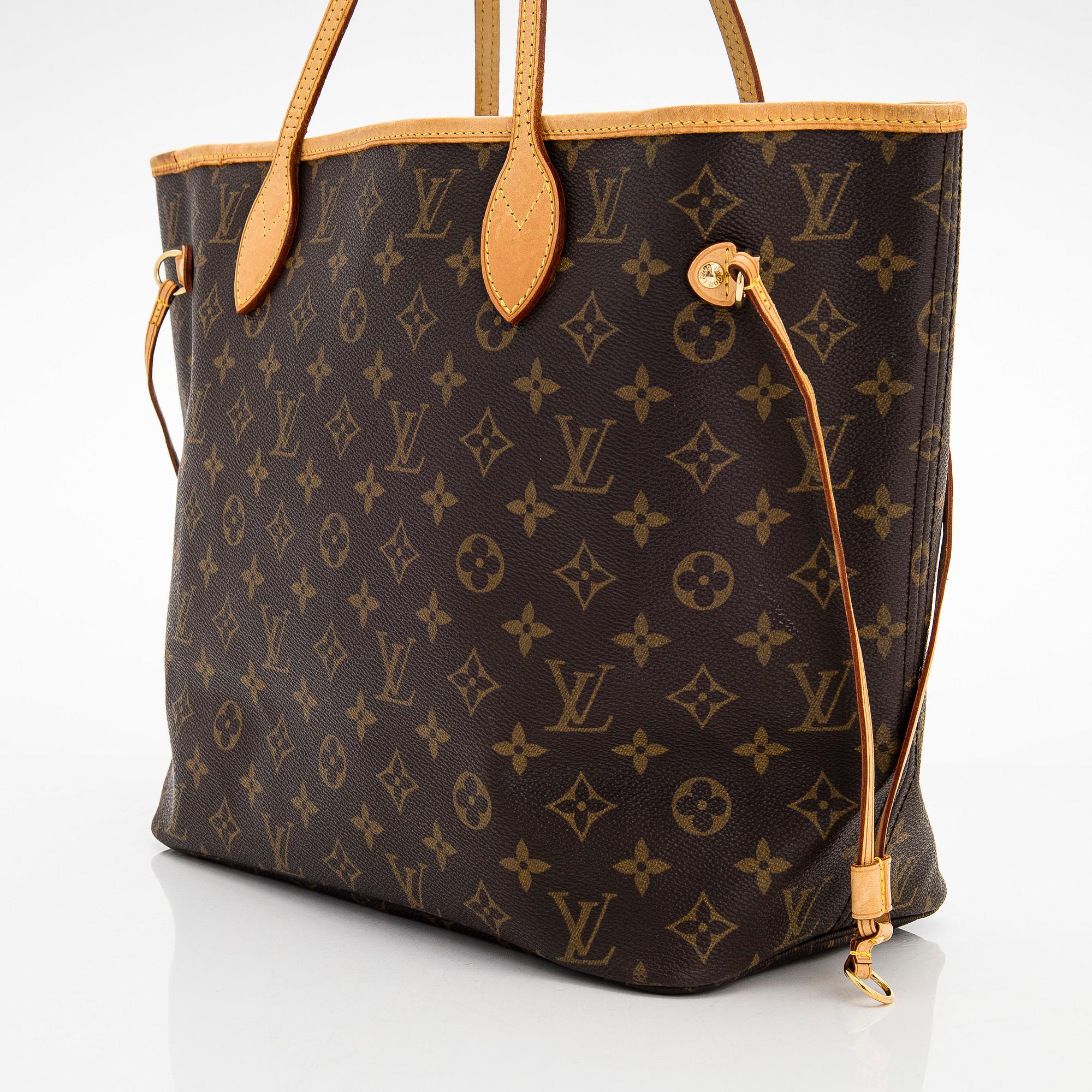Louis Vuitton, a Monogram Canvas 'Neverfull MM' bag.