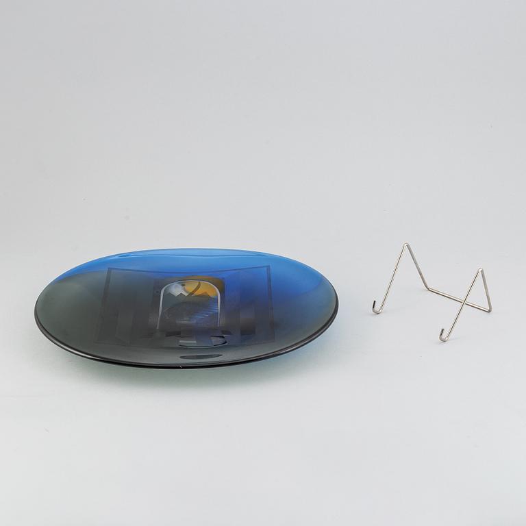 A glass sculpture by Bertil Vallien, Kosta, unique, signed.