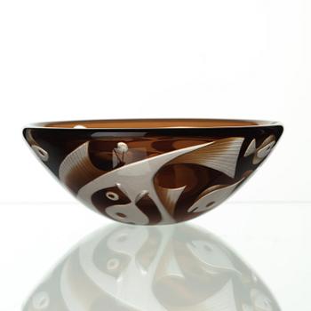 Vicke Lindstrand, a unique blasted overlaid glass bowl, Kosta 1950's-60's.