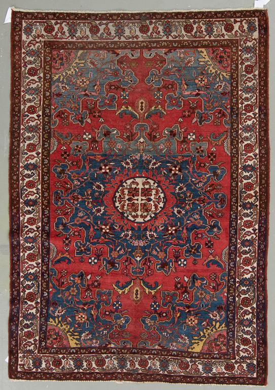MATTA, semiantik Hamadan. Ca 190x132 cm.