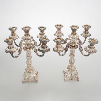 Kynttelikköpari, barokkityyliset, hopea, Kultakeskus, Hämeenlinna 2007-2008.