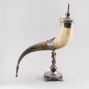 DRYCKESHORN, nysilver samt horn, sent 1800-tal.