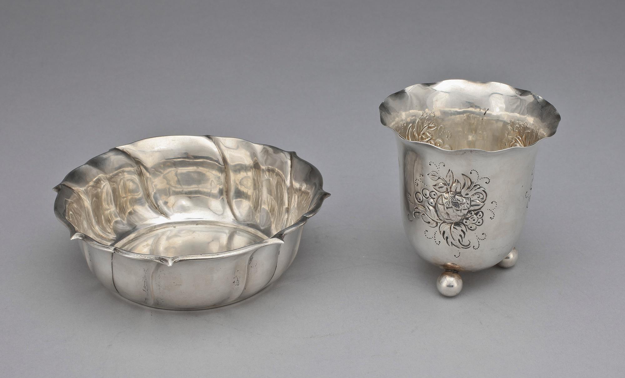 SKÅL samt VAS, silver, S&M Benzen resp GAB, 1900-talets första hälft. Total vikt: 280 gram.