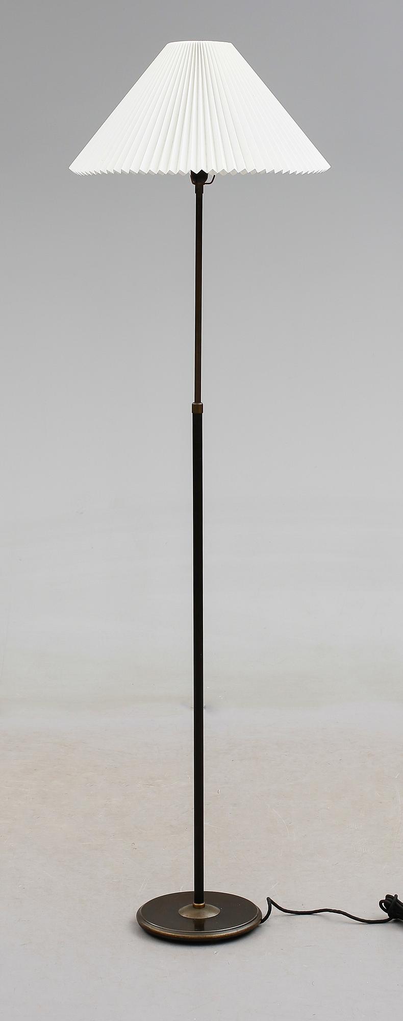 GOLVLAMPA, 1900-talets andra hälft.