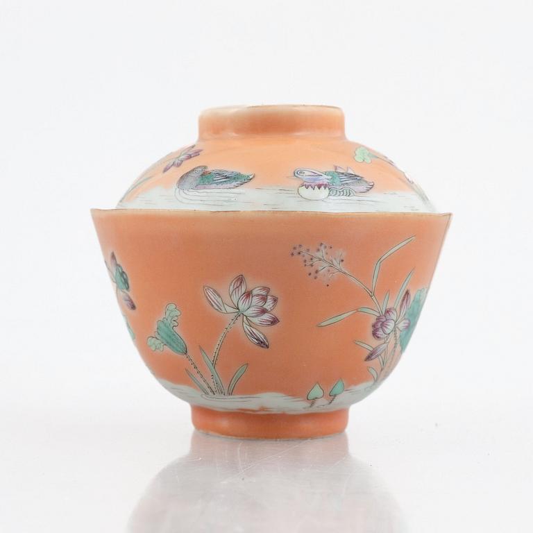 A 'mandarin duck' porcelain cup with cover, Qing dynasty, Daoguang seal mark.