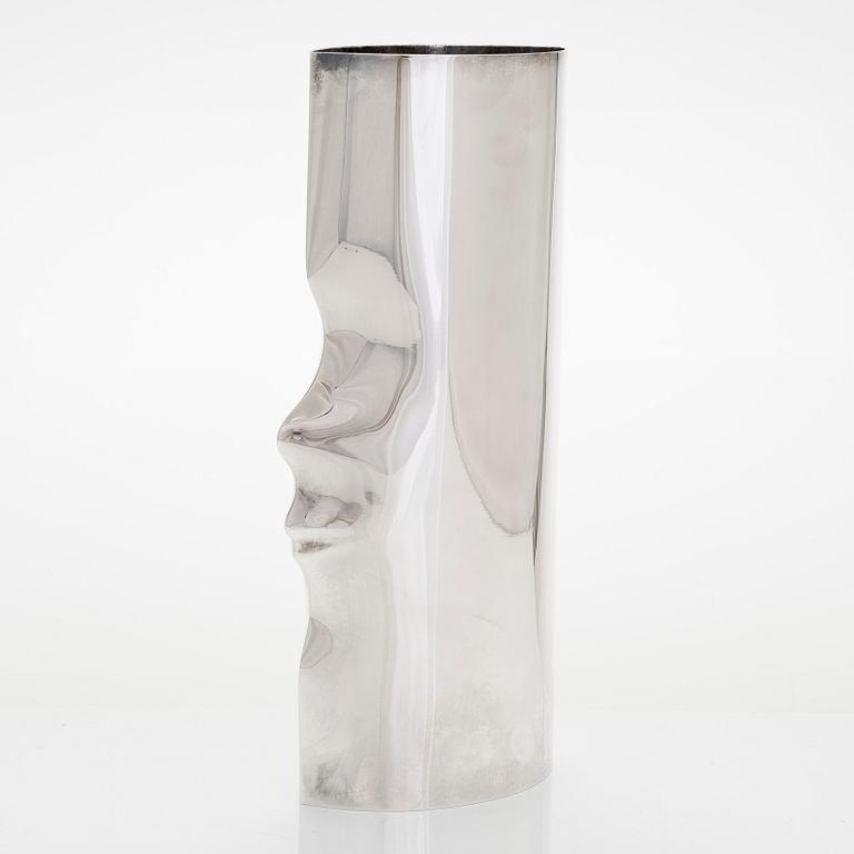 Pekka Piekäinen, a sterling silver vase, J.A. Tarkiainen, Helsinki, 1990.