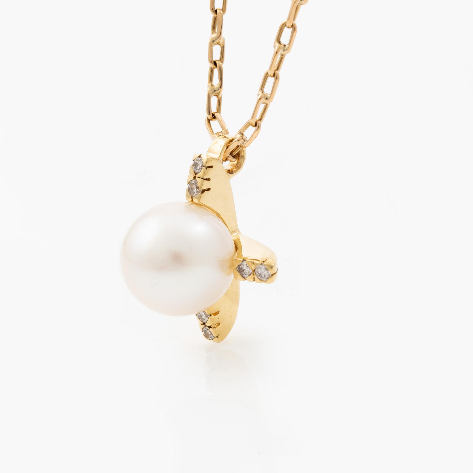 Necklace, 18K gold with Akoya pearl and brilliant-cut diamonds.