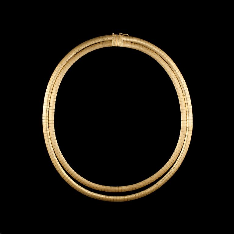 HALSBAND, 18K matt och glansigt guld, 2-radigt. Italien 1960-tal. Vikt 80 g.