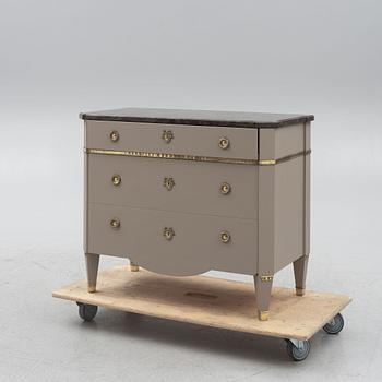 Chest of drawers, Gustavian style, 20th century.