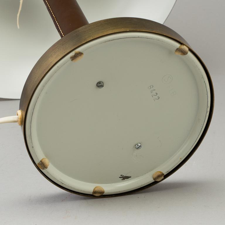 BORDSLAMPA, mässing och läder, 1900-tal.