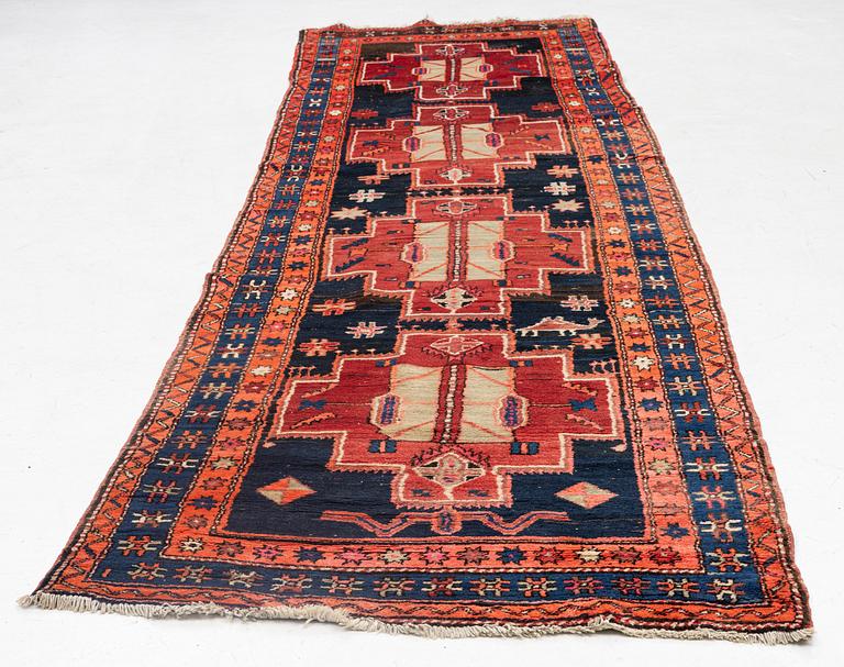 Gallery carpet, oriental, Northwest Persia, approx. 370 x 115 cm.