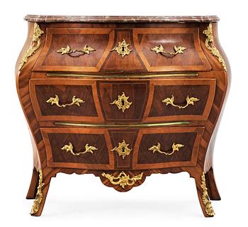 392. A Swedish Rococo 18th Century commode.