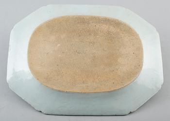 STEKFAT, porslin, Kina, Qianlong 1836-1795.