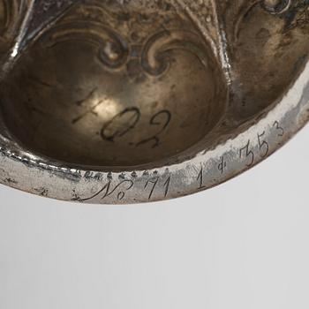 AKLEJAPOKAL med lock, icke identifierad mästare, silver, Moskva 1740-tal.