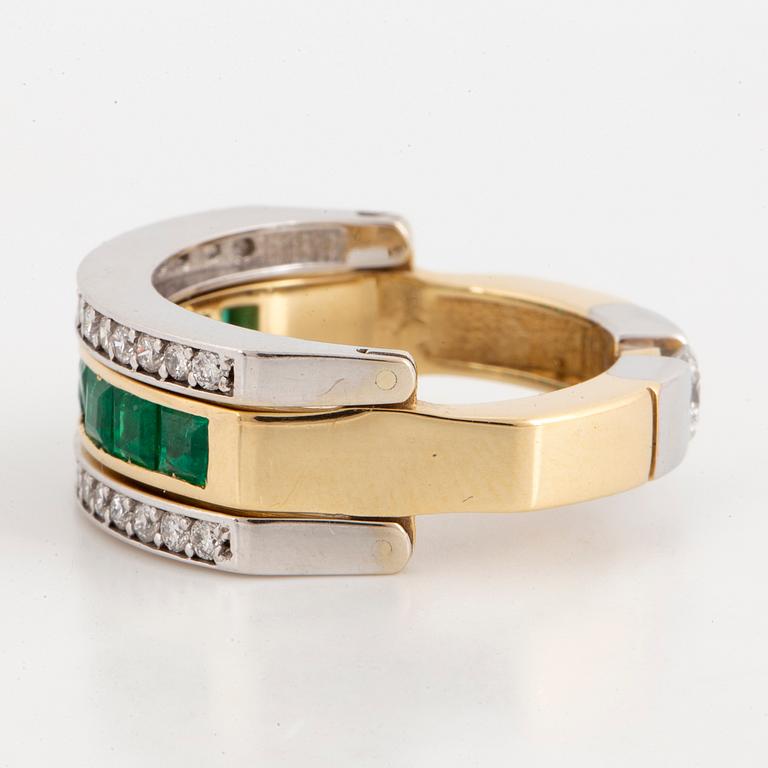 RING, med briljantslipade diamanter 0.34 + 0.19 ct och smaragd 1.06 ct enl uppgift, i etui.
