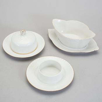 MATSERVIS ca 39 delar, "Gold fan", Royal Copenhagen.