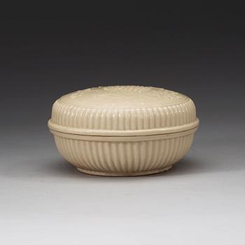 A white glazed peony flower box with cover, Ming dynasty (1368-1644).