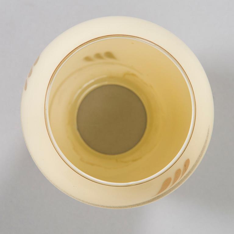 Paavo Tynell, kattovalaisin, malli 9015, Taito 1900-luvun puoliväli.