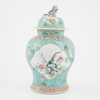 A porcelain lidded urn, China, 20th Century.