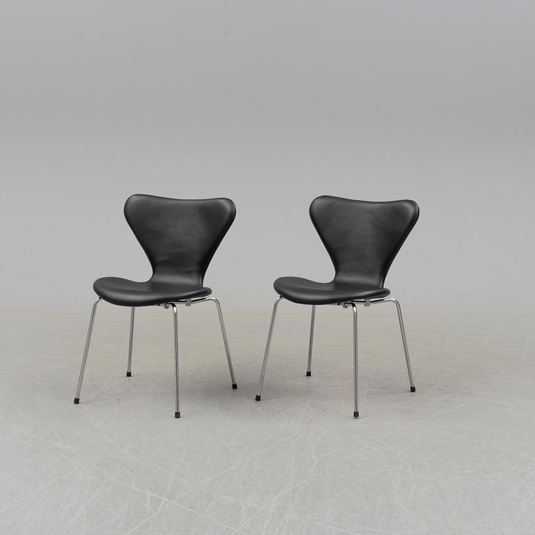 a set of six 'Sjuan' leather chairs by Arne Jacobsen, for Fritz Hansen.