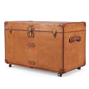 333. LOUIS VUITTON, koffert, omkring sekelskiftet 1900.