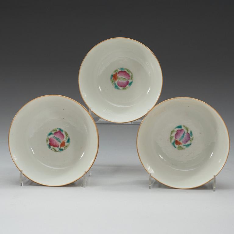 Three famille rose bowls, late Qing dynasty, with Tongzhi seal mark.