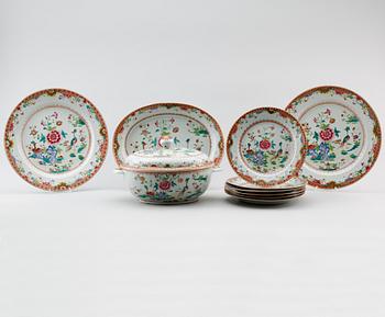 An european subject famille rose dinner service, Qing dynasty, Qianlong (1736-95).