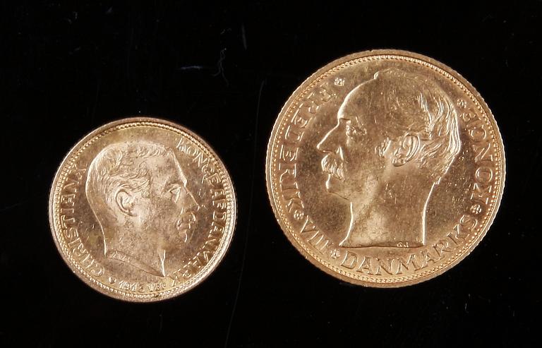 MYNT, 2 st, guld, Danmark. Tot vikt ca 13 gram.