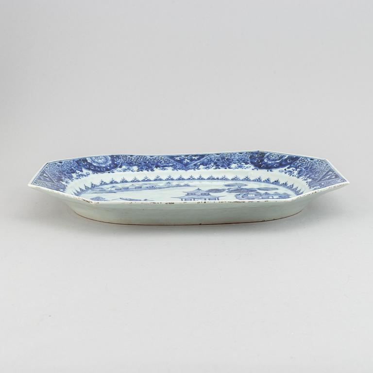 STEKFAT, kompaniporslin. Qingdynastin, Qianlong (1736-95).