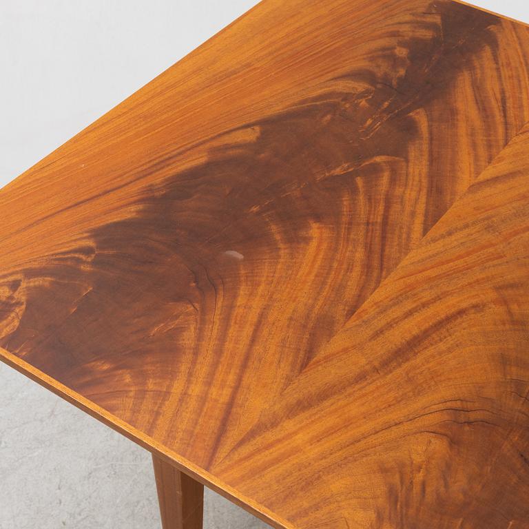 Josef Frank, a model '752' dining table, Firma Svenskt Tenn, after 1985.