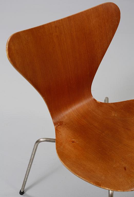 STOLAR, 6 st, "Sjuan", Arne Jacobsen, Fritz Hansen, 1900-talets andra hälft.