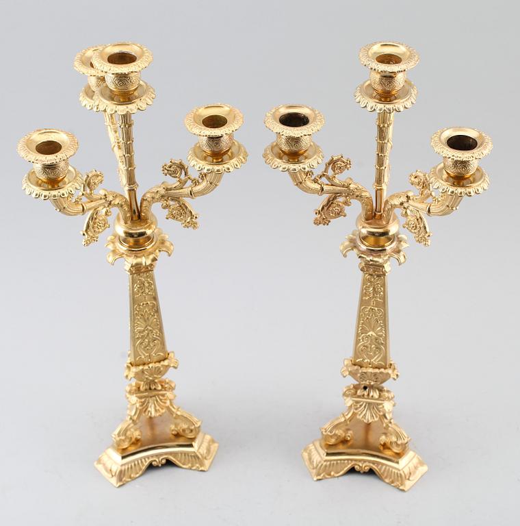 KANDELABRAR, 1 par, förgylld brons, senempire, 1800-talets andra hälft.