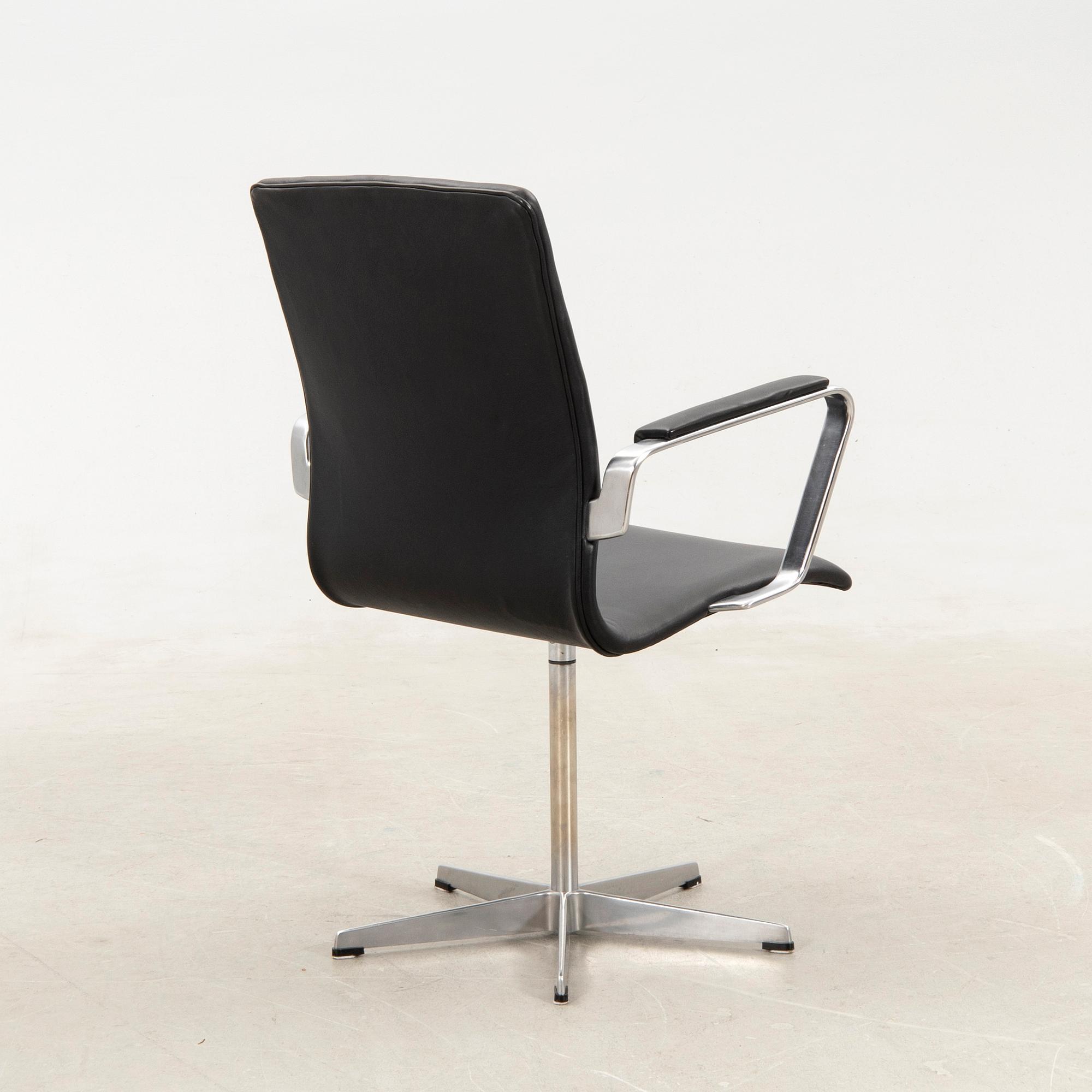 Arne Jacobsen,  karmstol/kontorsstol, "Oxford" för  Fritz Hansen Danmark,