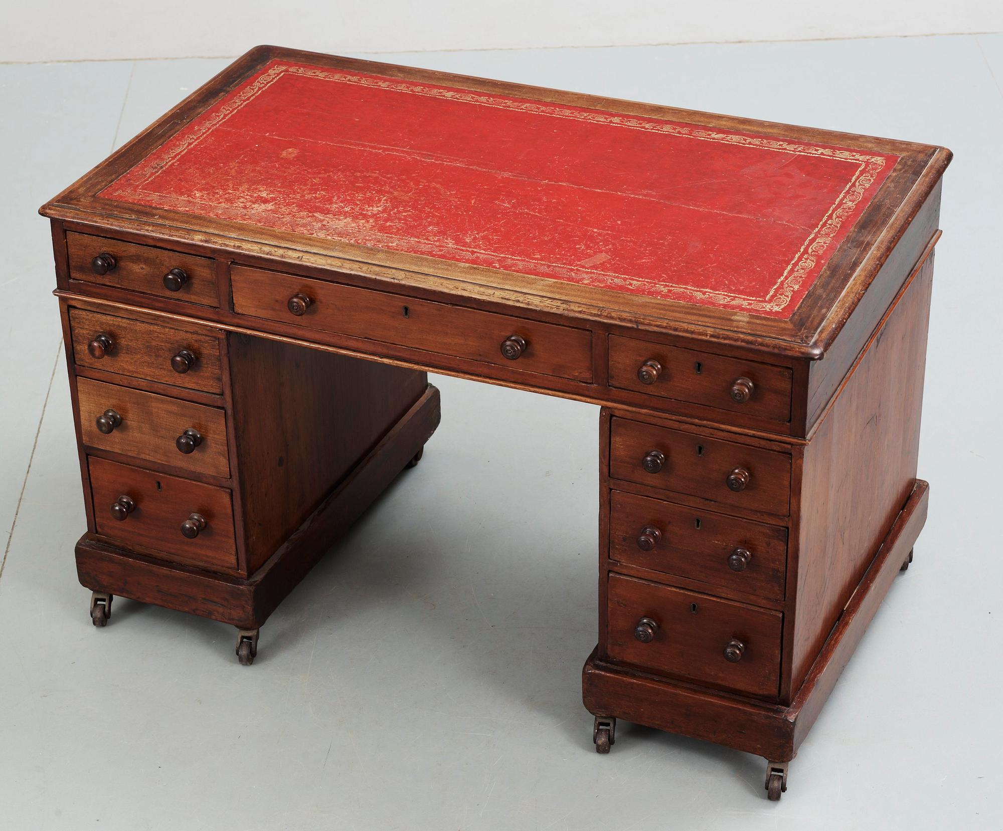 SKRIVBORD, England omkring 1900.