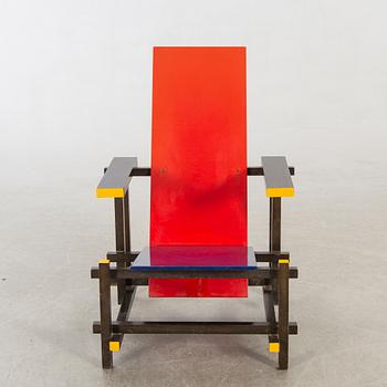 GERRIT RIETVELD, fåtölj, "Red and blue chair", Cassina, formgiven 1918.