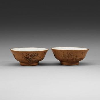 376. A pair of Chinese ceramic teacups, early 20th Century.