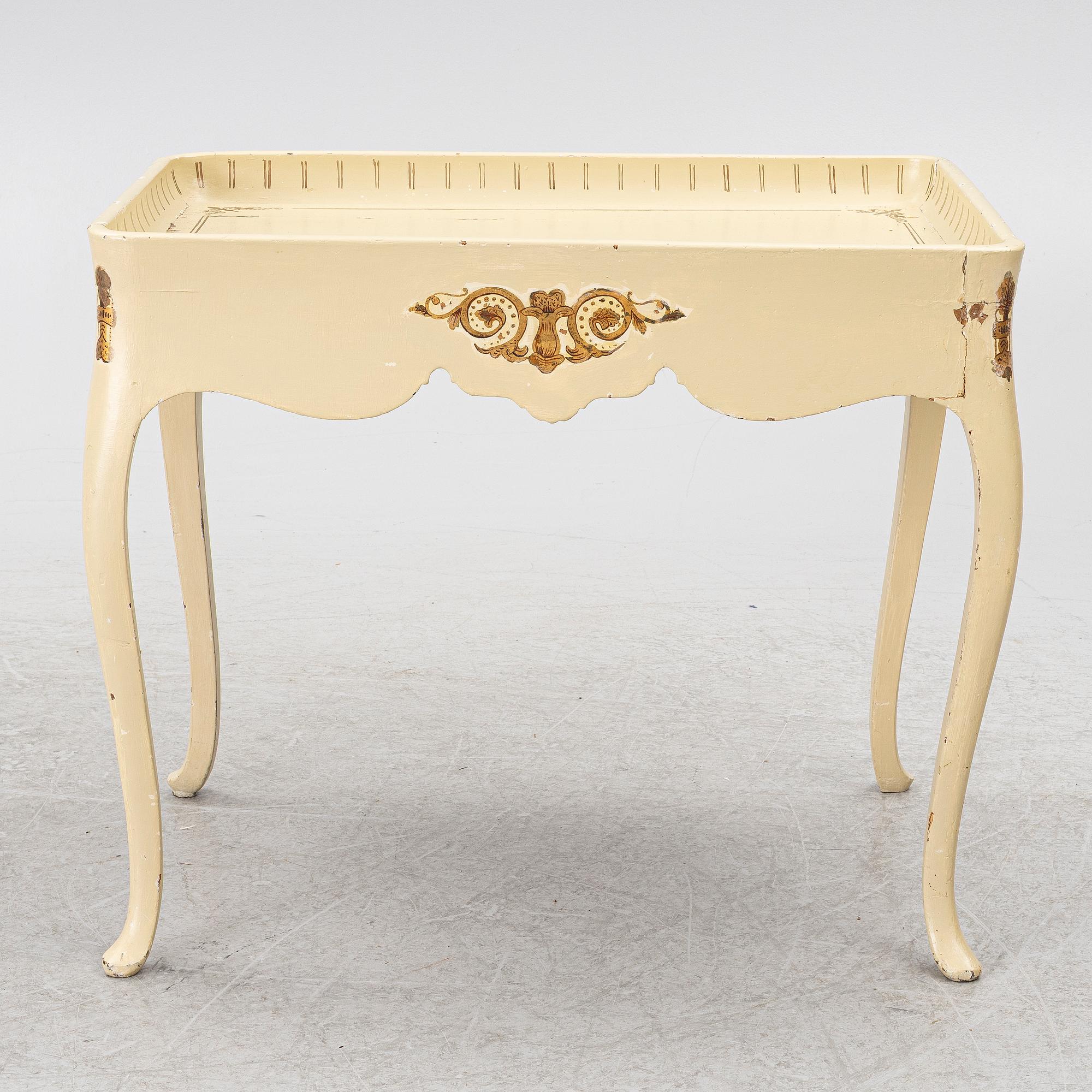 A Rococo-style tea table, beginning of the 20th century.