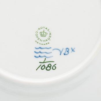 Royal Copenhagen, A 12-piece set of 'Musselmalet Helblond' porcelain dinner plates.