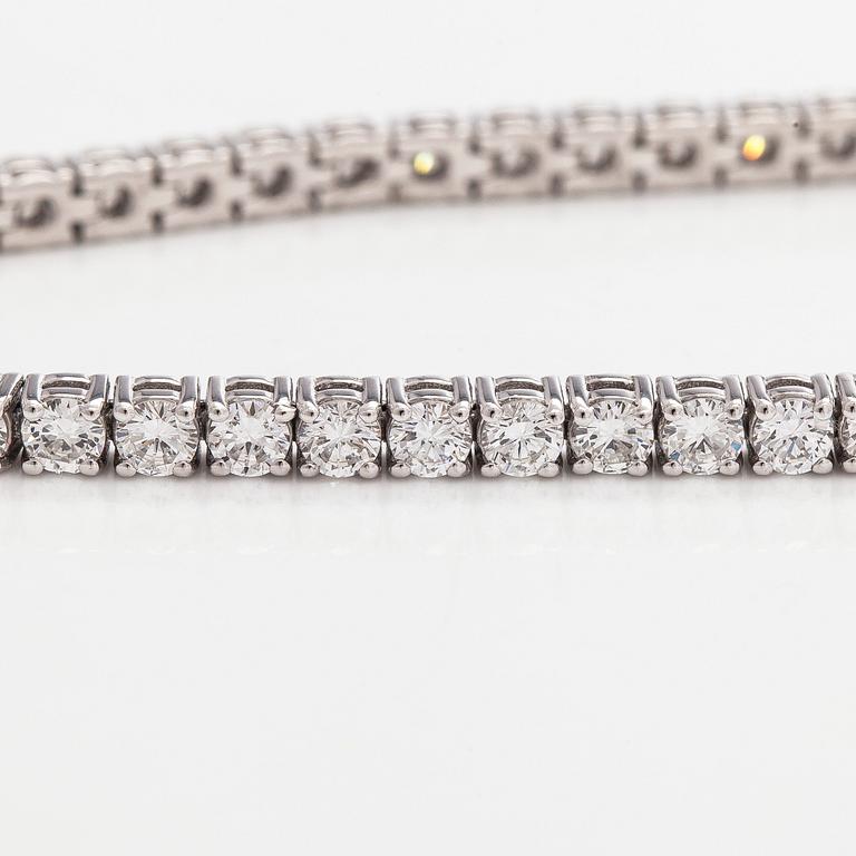 Tennis bracelet, brilliant cut diamonds, 18K white gold.