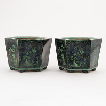 A pair of enamelled flower pots, China, late Qing dynasty, circa 1900.