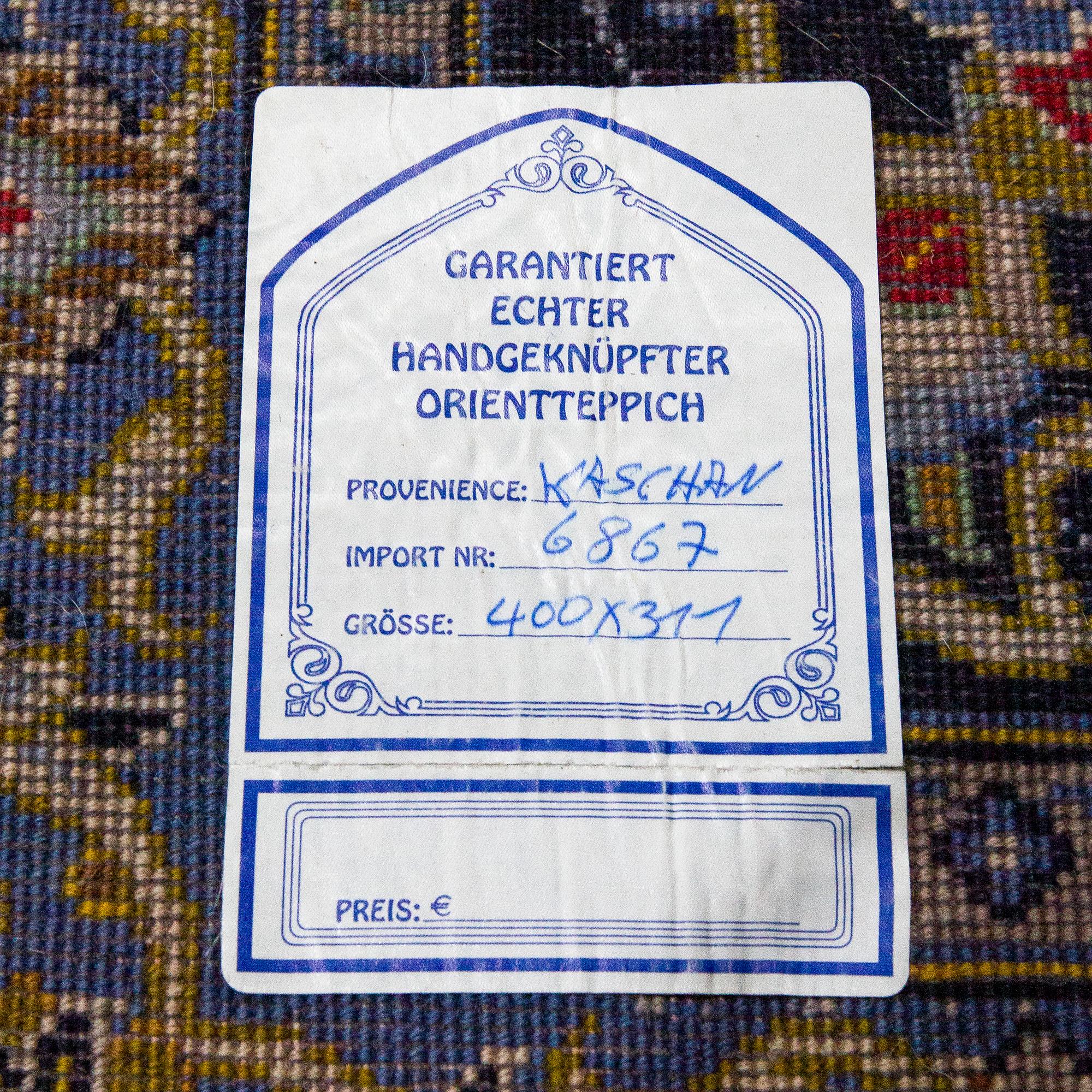 A carpet, Kashan, ca 400 x 311 cm.