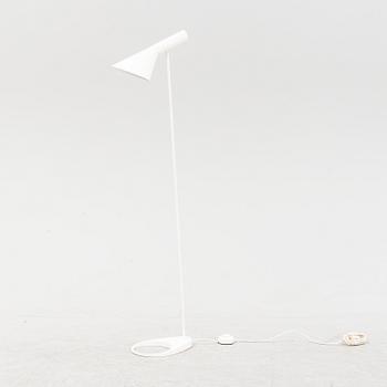 Arne Jacobsen, golvlampa, "AJ", Louis Poulsen, Danmark.